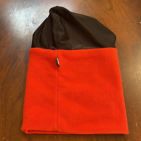 Turtle fur one size red black hood with face opening - Picture 3 of 4
